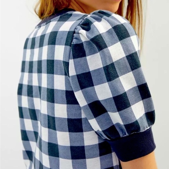 T.La Shortsleeve sweatshirt - Picture 2 of 6